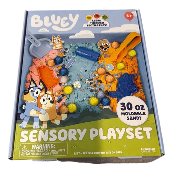 Bluey Sensory Playset with Moldable Sand - Picture 1 of 3